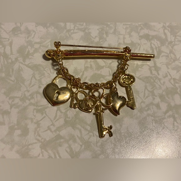 BEST PRICE ⚡️ Vintage Costume Charm Brooch #7530 - Picture 2 of 4